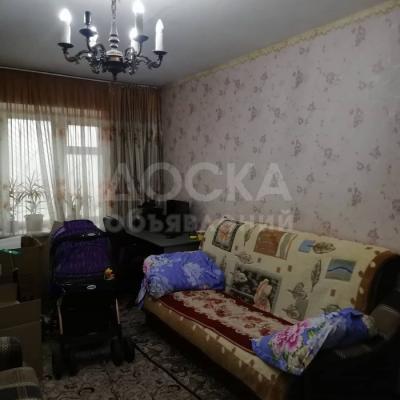 Продаю 2-комнатную квартиру, 42кв. м., этаж - 1/3, Набережная дом 2.