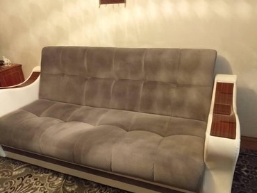 Продаю б/у диван и два кресла