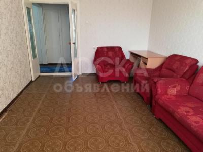 Продаю 2-комнатную квартиру, 60кв. м., этаж - 4/9, 6мкрн.