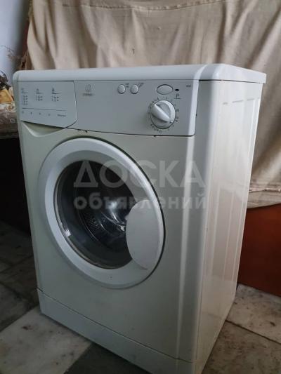 В продаже стиральная машина Indesit, в отличном состоянии, полностью рабочая.