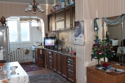 Продаю квартиру 3-ком., 78кв. м., этаж - 1/9, мкр. Улан-1, 1 этаж. Рядом Бот сад,