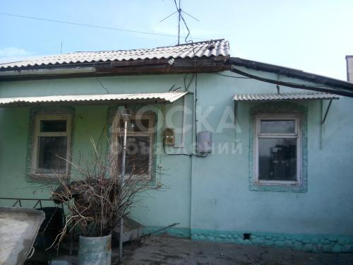 Продаю полдома 3-ком., 80кв. м., этаж-1, 5-сот., стена кирпич, Матыева 78.