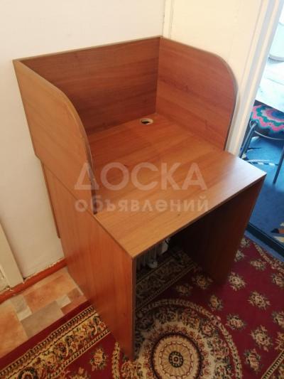 Компьютерный стол. Сост. хорошее. 1500с
