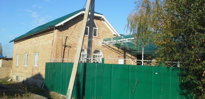 Срочно продаю большой кирпичный дом