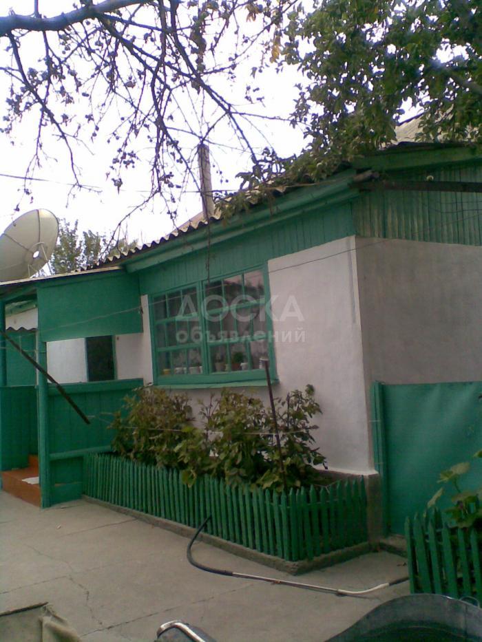 Продаю дом, 4-ком., 95кв. м., этаж-1, 8-сот., стена саман, центр,