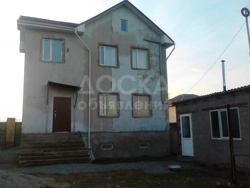 Продаю дом 6-ком., 182кв. м., этаж-3, 8-сот., стена кирпич, булан - насырова пер. ахунбаева.