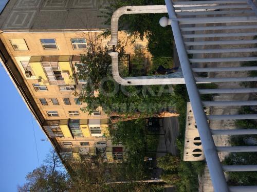 Продаю квартиру 45кв. м., этаж - 4/5, Между Боконбаева и Чокморова.