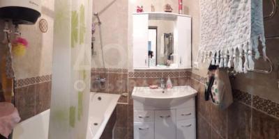 Продаю срочно 2 комн 12мкр