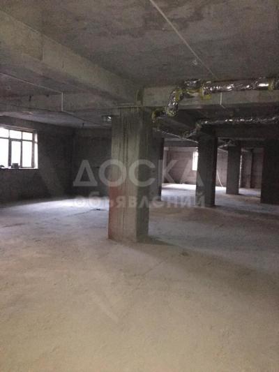 Продаю помещение свободного назначения 598кв. м., Тыналиева 9/5.