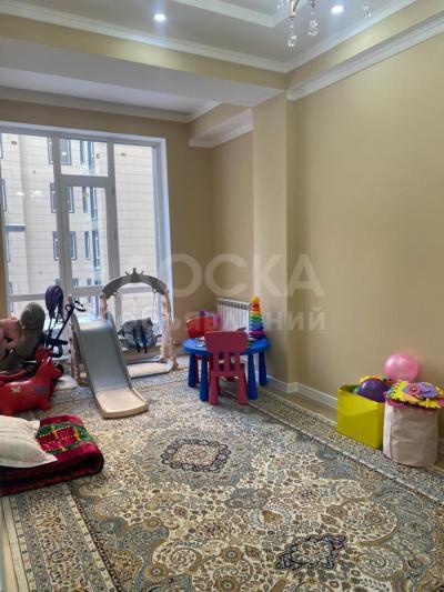 Продаю 3-комнатную квартиру, 94кв. м., этаж - 3/10, жд вокзал.