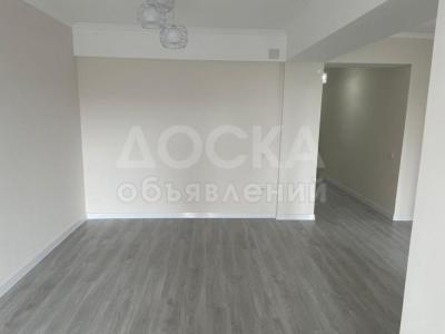 Продаю 2-комнатную квартиру, 63кв. м., этаж - 8/10, кну.