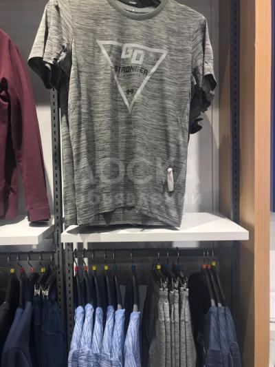 Продам футболку от спорь магазина  Lining