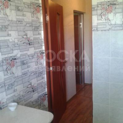 Продаю 2-комнатную квартиру, 52кв. м., этаж - 2/2, бишкек.