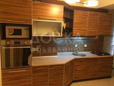 Продаю 3-комнатную квартиру, 58кв. м., этаж - 4/4, 6 мирорайон, 9 дом.