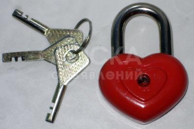 Продаю дом 4-ком. 63кв. м., этаж-1, 8.5-сот., стена кирпич, Серафимовича 33.