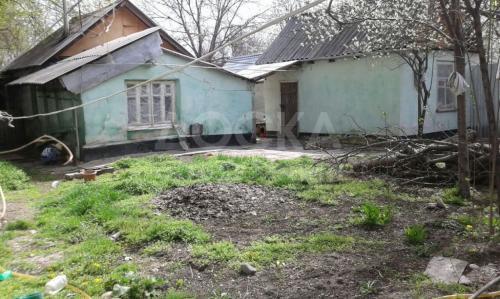 Продаю дом 2-ком., 19кв. м., этаж-1, 3-сот., стена кирпич, Бишкек.