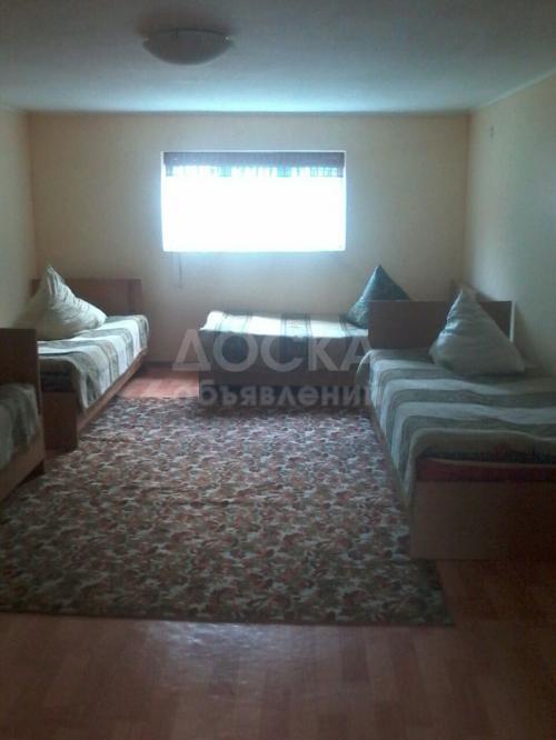 Продаю дом 6-ком., 6кв. м., этаж-2, 1-сот., стена кирпич, бостери.