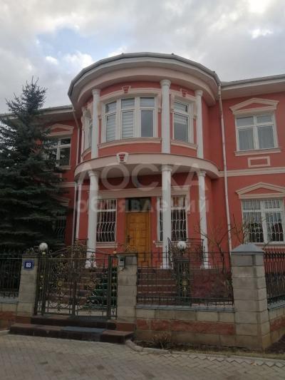 Продаю дом 7-ком. 530кв. м., этаж-2, 16-сот., стена кирпич, Вип городок Ала-Арча 2.