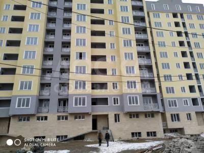 Продаю 1-комнатную квартиру, 42,5кв. м., этаж - 5/10, мкр. Асанбай.