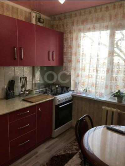 Срочно ! Продаю 3 кв, этаж 4/4, 5 мкр, б/п     .