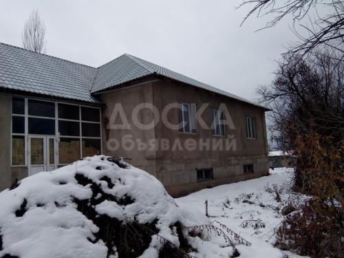 Продаю 9-ком., 160кв. м., этаж-1, 20-сот., стена кирпич, село Арашан,