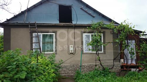 Продаю дом 4-ком., 50кв. м., этаж-1, 10-сот., стена шлакоблок, село Военно-Антоновка, ул. Кирова Д. 157.