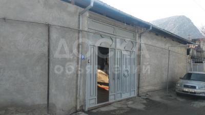 Продаю дом 4-ком. 114кв. м., этаж-1, 4,5-сот., стена кирпич, г.Ош, ул.Навои,д.91.