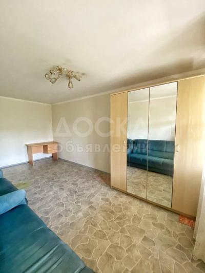 Продаю 1-комнатную квартиру, 33кв. м., этаж - 4/4, 5 микро Донецкая Каралаева.