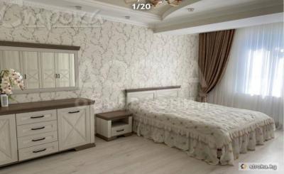 Продаю 2-комнатную квартиру, 54кв. м., этаж - 8/по Ахунбаева/Душанбинская.