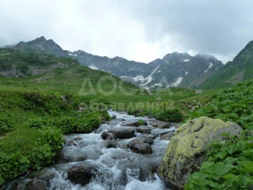 Продаю дом 10-ком., 280кв. м., этаж-2, 100-сот., стена кирпич, Абхазия.