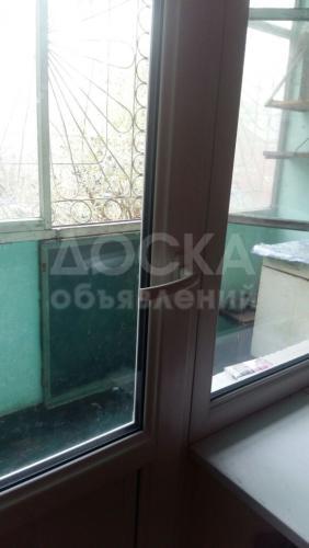 Продаю квартиру 3-ком., 1кв. м., этаж - 1/5, Фрунзе.