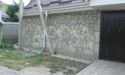 Продаю рваный камень и сланец, мрамор, гранит, крошка,оптом и в розницу + услуги