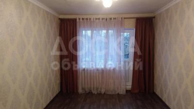 Продаю квартиру 3-ком., 59кв. м., этаж - 2/5, Пр.Мира / Азия.Молл.