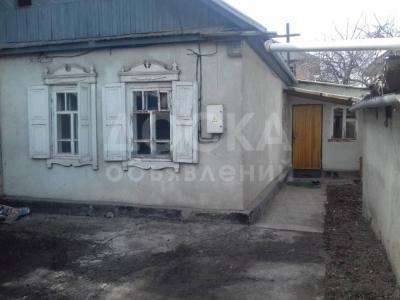 Продаю дом 1-комнатную 90кв. м., этаж-1, 4-сот., стена кирпич, Пишпек.