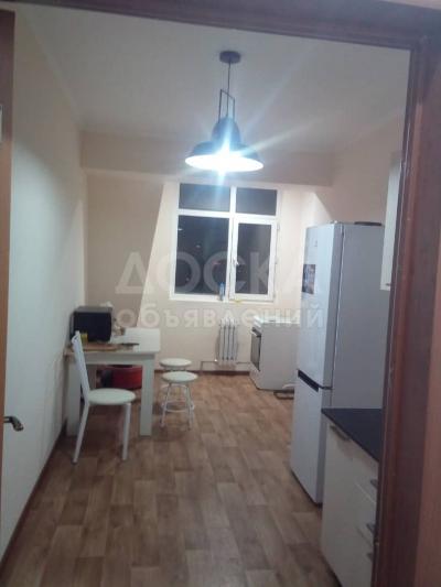 Продаю 1-комнатную квартиру, 50кв. м., этаж - 10/10, Золотой Квадрат.