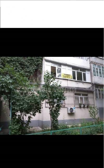 Продаю 3 кв, этаж 2/9, Аламедин 1, б/п.