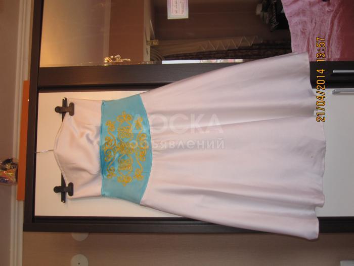 белое платье в этническом стиле