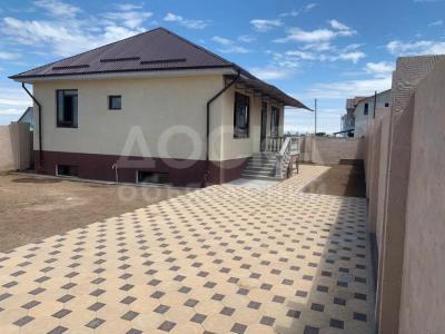 Продаю дом 7-ком. 150кв. м., этаж-2, 5-сот., стена кирпич, Ахунбаева-Достоевского.