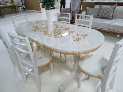 Стол и  шесть стульев