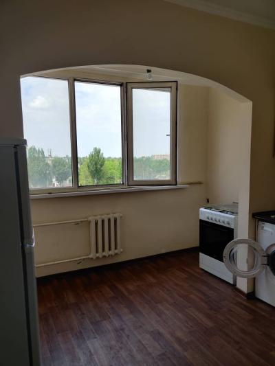 Срочно продаю 1комнатную квартиру  в микрорайоне Учкун