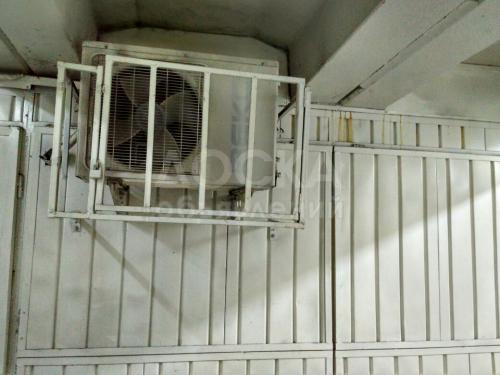 Продаю коммерческую недвижимость торговые помещения 65кв. м., Западный автовогзал.