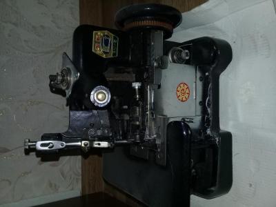 Продам оверлок 3- х ниточныи в хорошем состоянии.Цена 2600 сом.т 0551 57 73 82 .