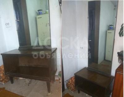 Продаю трюмо маленькое