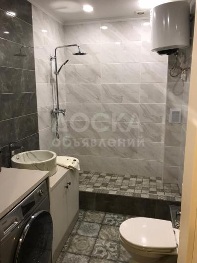 Продаю 2-комнатную квартиру, 75кв. м., этаж - 2/10, Ахунбаева. Тыналиева .