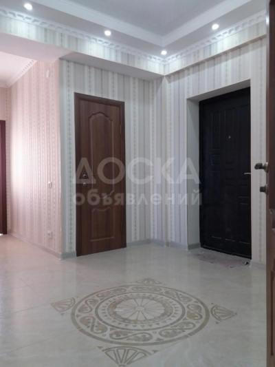 Продаю 3-комнатную квартиру, 100кв. м., этаж - 3/10, Улица Ажыбек баатыра 9.