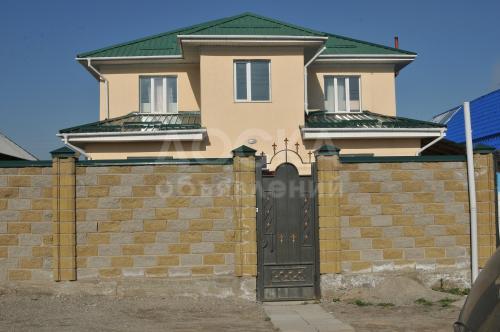 Продаю дом 8-ком., 198кв. м., этаж-2, 4-сот., стена кирпич, ж/м Рухий Мурас. за мкр Тунгуч.