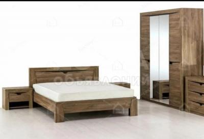 Продаю спальный гарнитур состояние новое