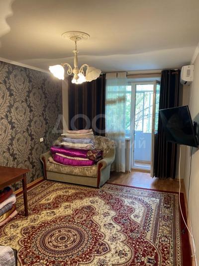 Продаю 1-комнатную квартиру, 42кв. м., этаж - 4/5, 8 мкр.