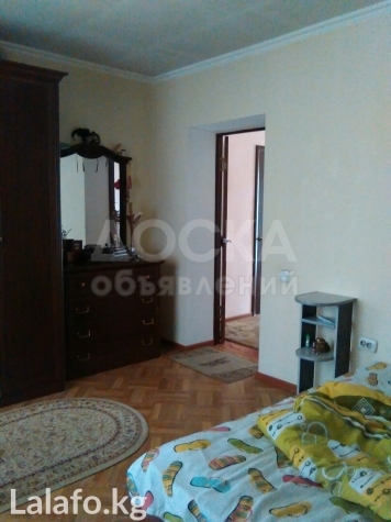 Продаю дом 4-ком., 100кв. м., этаж-1, 6.5-сот., стена кирпич, г. Бишкек. мкр Достук. ул Темировская 11.