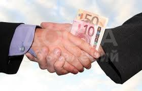 я дает деньги всем людям чувствуя в нужен кредит